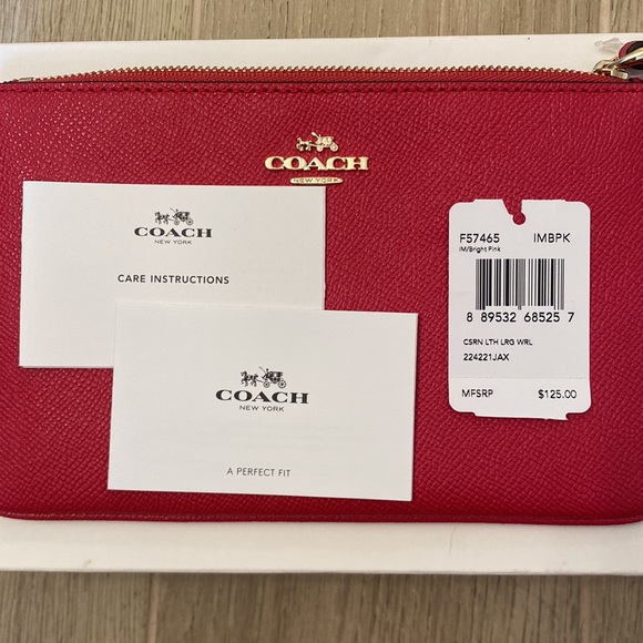 NWT Coach Wristlet - Picture 7 of 10